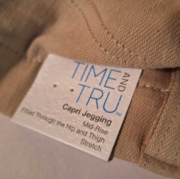Time and True TT Jegging Brownstone Capri Pants Ladies XXL 20 NWT Minimalist - Picture 2 of 5